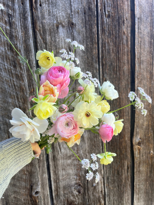 Why Wedding Venues Are Partnering with Local Flower Farms